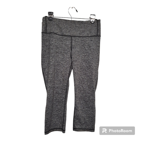 PATAGONIA (Medium) Gray Cropped Leggings - Picture 1 of 7